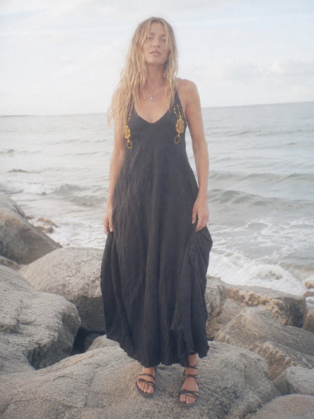 black morocco sleeveless maxi dress